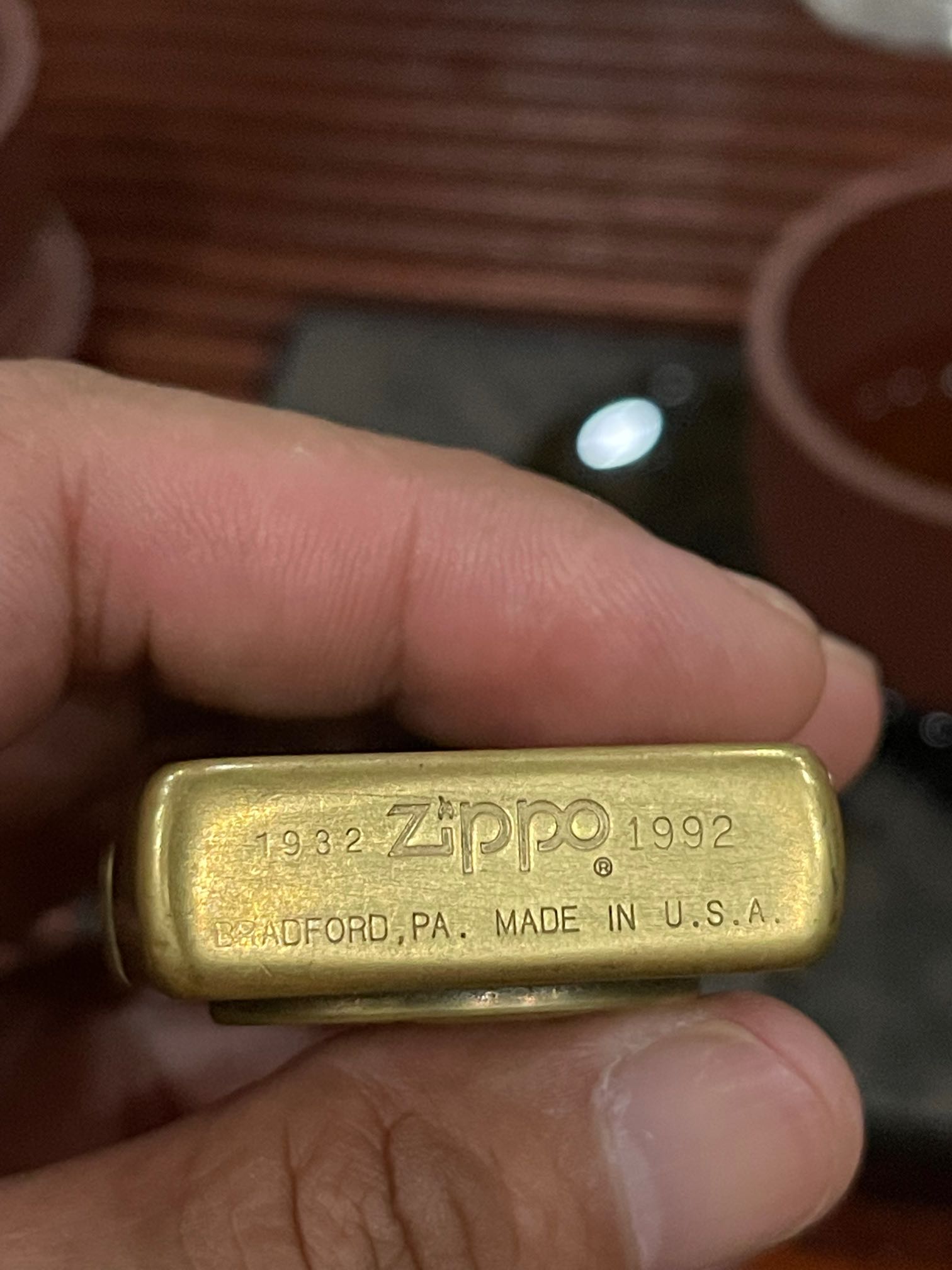 zippo底部盾牌a图片