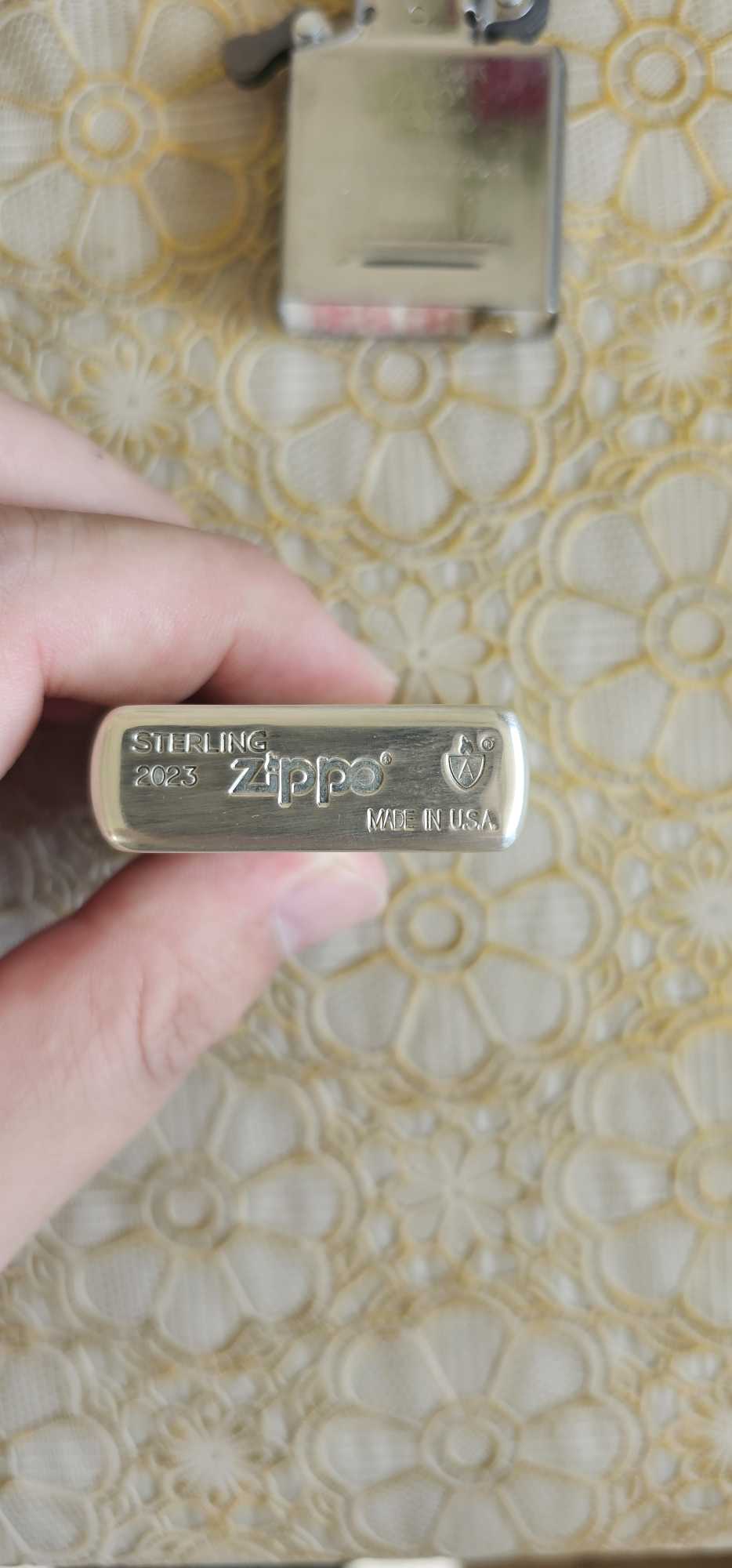 zippo盖子合不紧图片